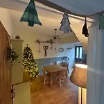 Дом отдыха The Stopping Point Stylish Coastal Retreat Near Cartmel & District Flookburgh