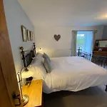 Дом отдыха The Stopping Point Stylish Coastal Retreat Near Cartmel & District