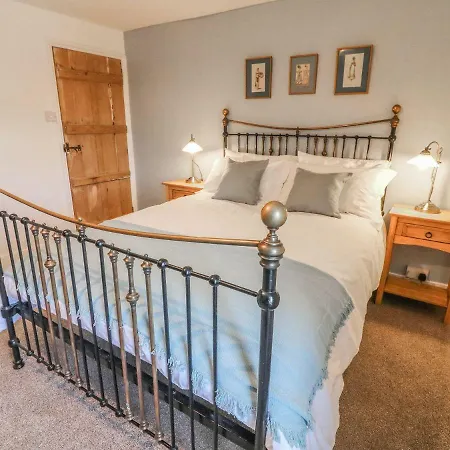 Feriehus The Stopping Point Stylish Coastal Retreat Near Cartmel & District