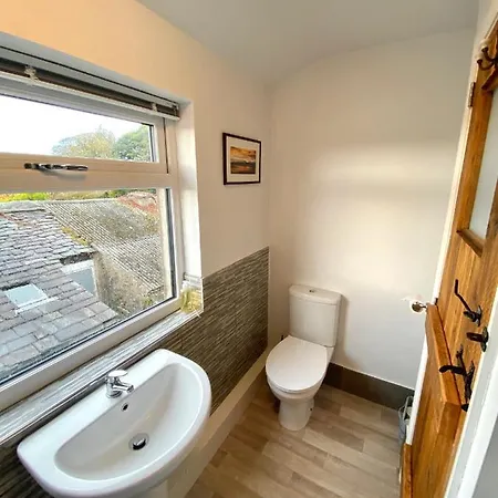 The Stopping Point Stylish Coastal Retreat Near Cartmel & District