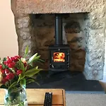 Dom wakacyjny The Stopping Point Stylish Coastal Retreat Near Cartmel & District