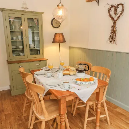 The Stopping Point Stylish Coastal Retreat Near Cartmel & District *